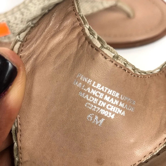 Ella Moss | Tan & Orange Snakeskin Thong Sandals - Picture 6 of 7